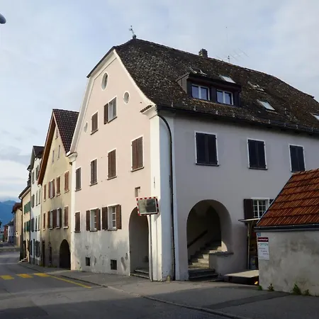 Privates Schoenes Zimmer Und Gemeinschaftsbad Und Kueche Im Zentrum Apartment *